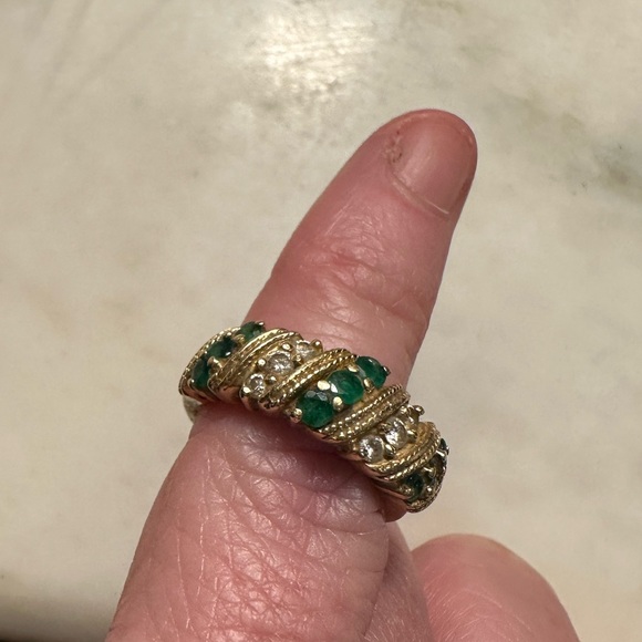 Beautiful Vintage Facetted cut Emerald and Diamond Ring in 14 ct. Yellow gold. - Picture 5 of 5